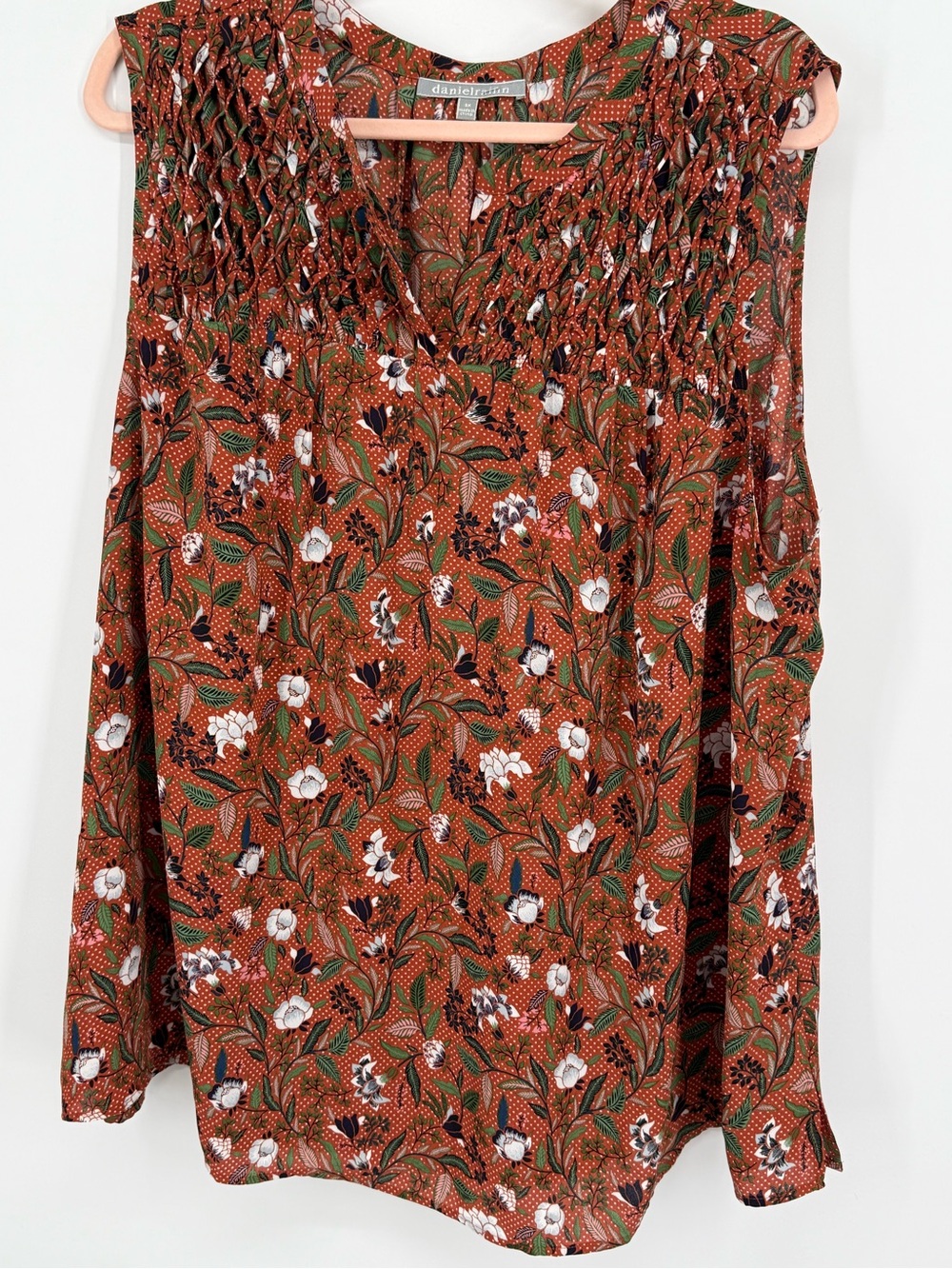 Daniel Rainn 3X Women Rust Floral Smocked Sleeveless Blouse Top V Neck Flowy